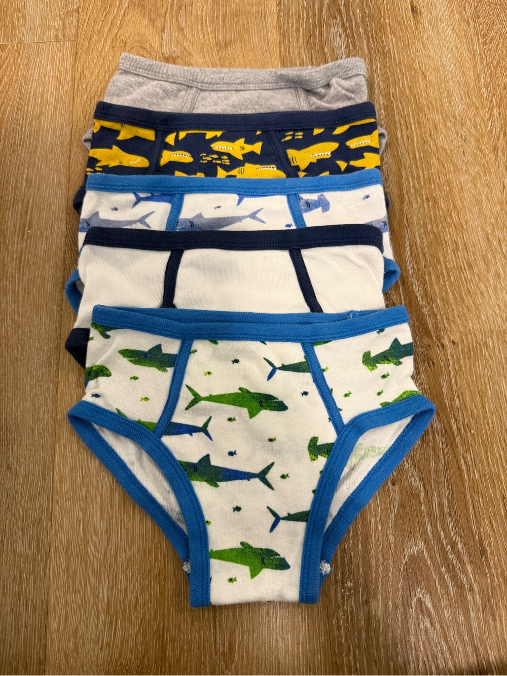 Gap Boys Cotton Shark Print Briefs Underwear Undies Boxes Size 4T 5T 4/5 Lot